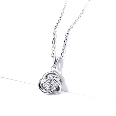 Collana in Argento Pendente a forma di Nastro Intrecciato