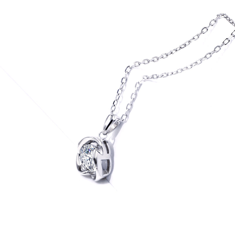 Collana in Argento Pendente a forma di Nastro Intrecciato