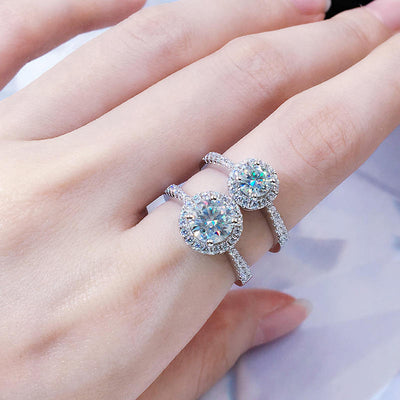 Anello in Argento 925 con Moissanite di Taglio Brillante