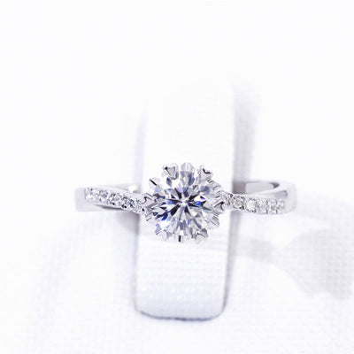 Anello Solitario in Argento 925  con Moissanite di Taglio a Stella